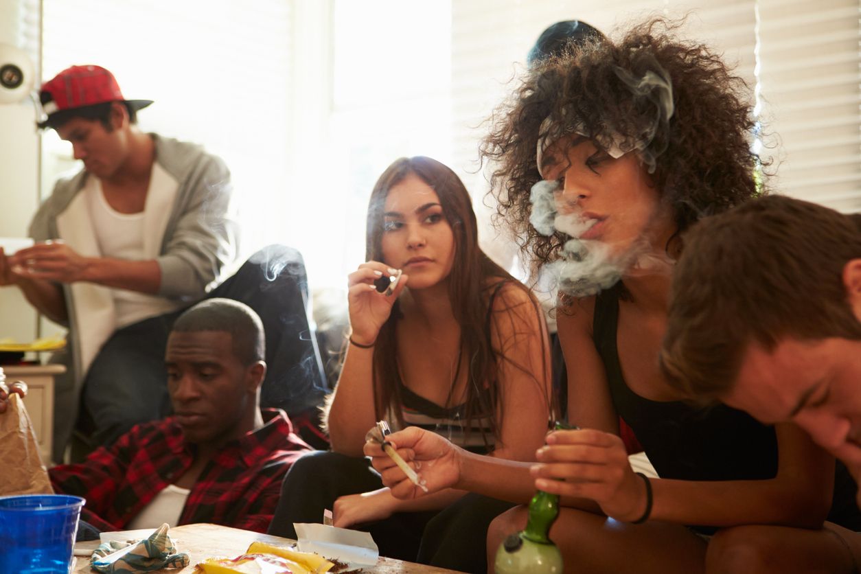 5 Marijuana strains that will help you to be more social