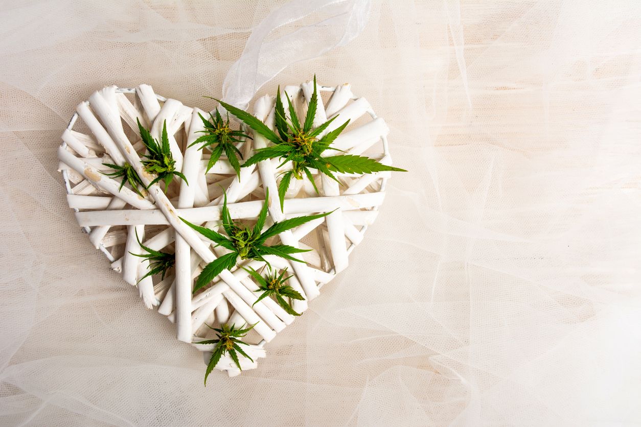 5 different ways to give the gift of weed this Valentines Day