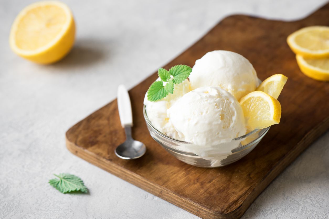 A lit lemon frozen yogurt recipe