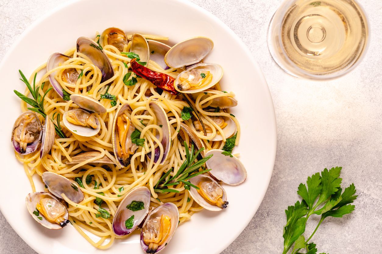 Clam pasta with green chiles