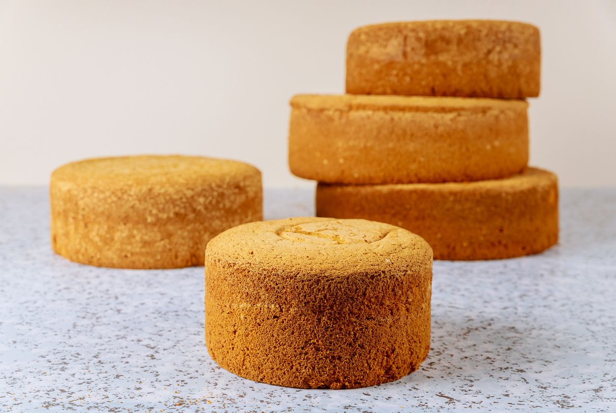 Easy Vanilla Sponge Cake Recipe - The Dinner Bite