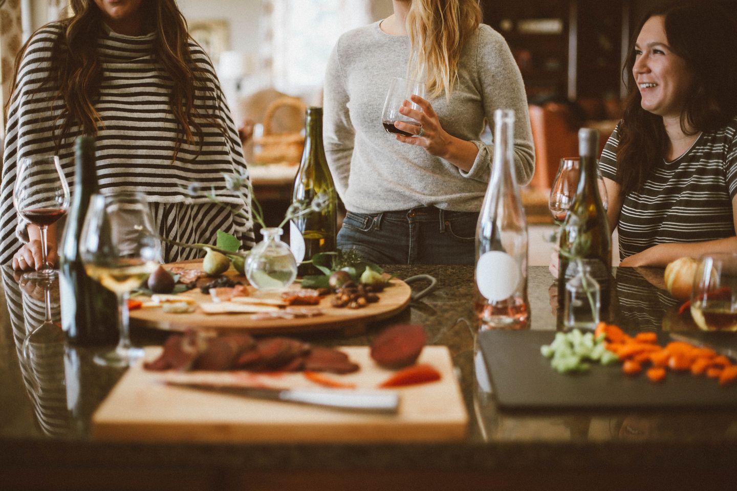 Wine and dine with these great cannabis dinner party ideas