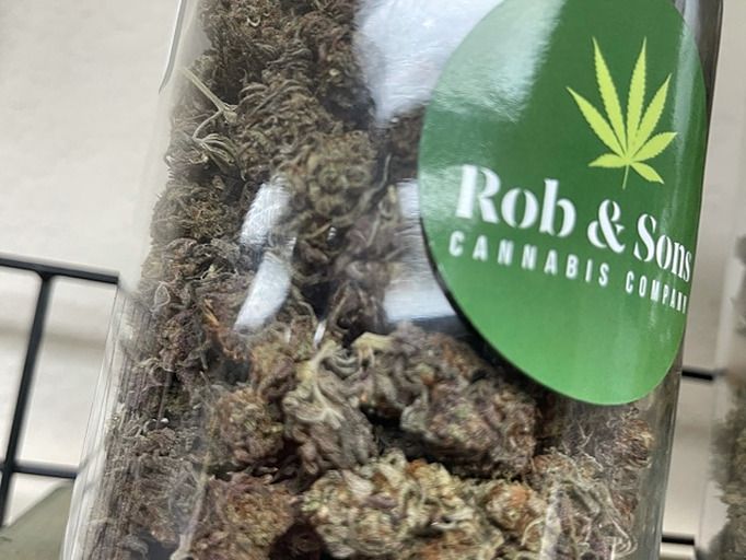 store photos Rob and Sons Cannabis Company 5