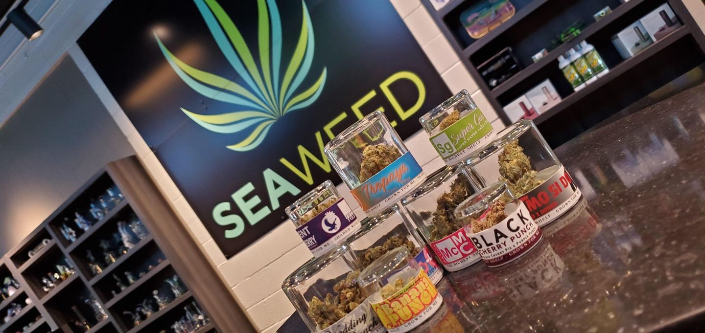 store photos Seaweed Cannabis - Edmonds 9