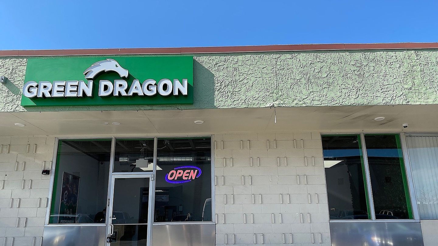 image feature Green Dragon - Boulder