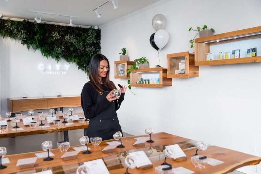 store photos City Cannabis Co. - Vancouver - Robson Street 12