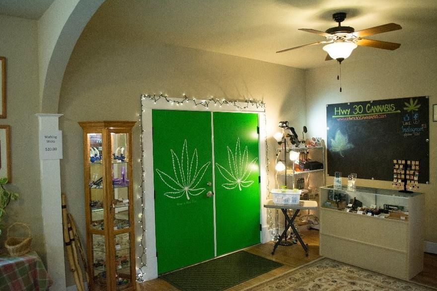 store photos HWY 30 Cannabis 9