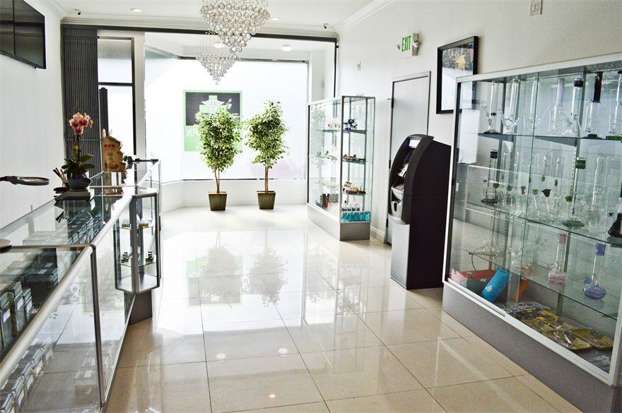 store photos The Artist Tree - Beverly Hills Dispensary 4