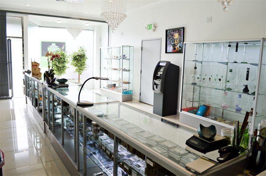 store photos The Artist Tree - Beverly Hills Dispensary 14